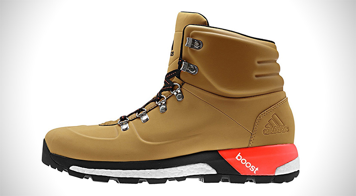 Hiking dengan Adidas Boost Urban Hiker