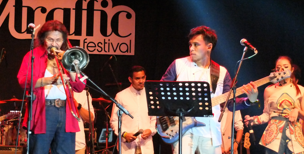 Barry dan Benny Likumahuwa Melestarikan Karya-Karya Utha Likumahuwa