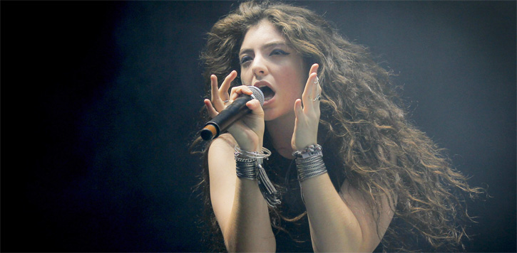 Lorde Penyanyi Energik