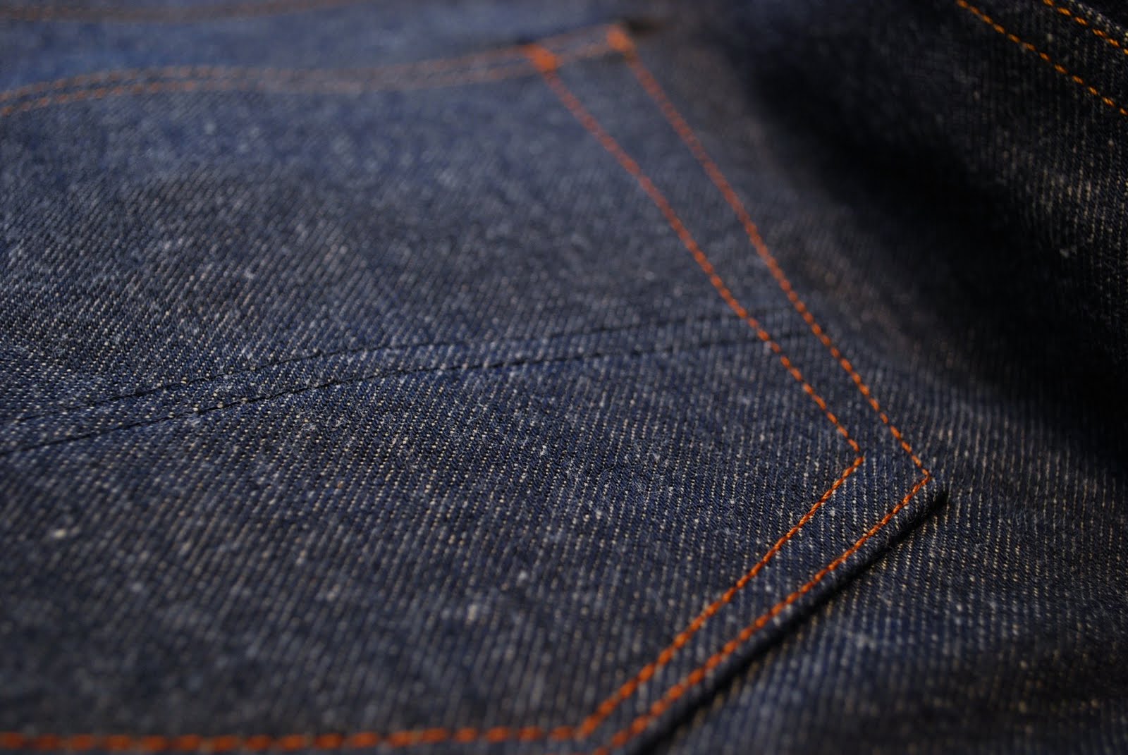 Suka Pakai Denim? Ini Alasan Kenapa Lo Bakal Lebih Suka Pakai Denim