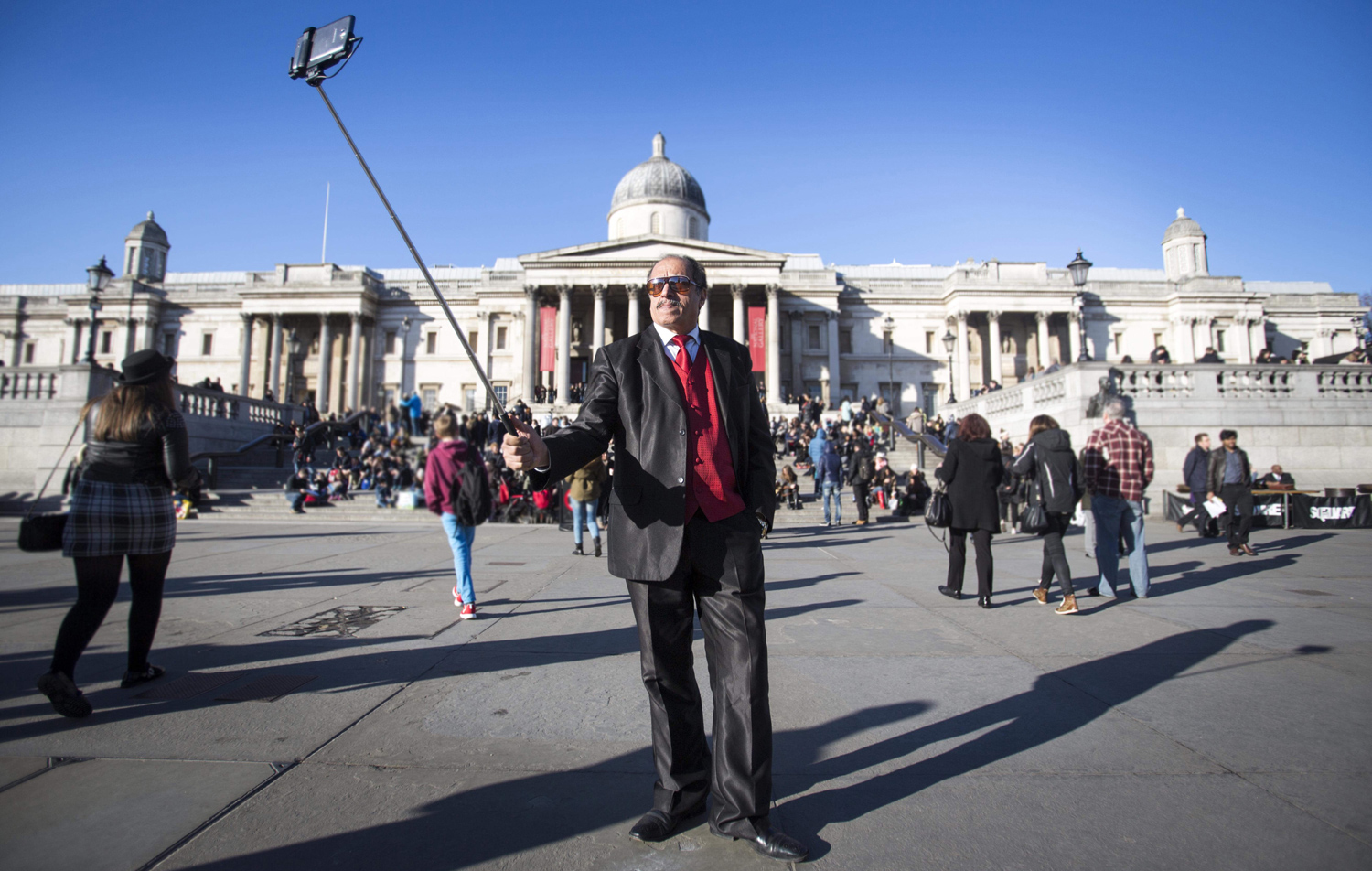 3 Tempat Ini Nggak Ngizinin Lo Selfie!