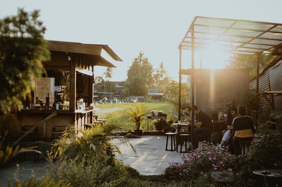 Menikmati Kopi Tepi Sawah di Coffee by Mountain Merch Jogja