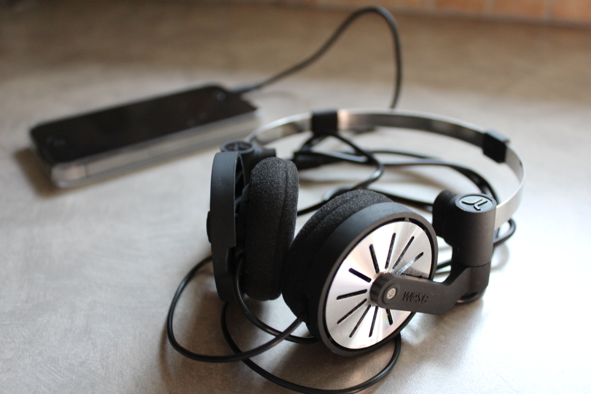 Aplikasi Musik yang Wajib Ada Lo Miliki