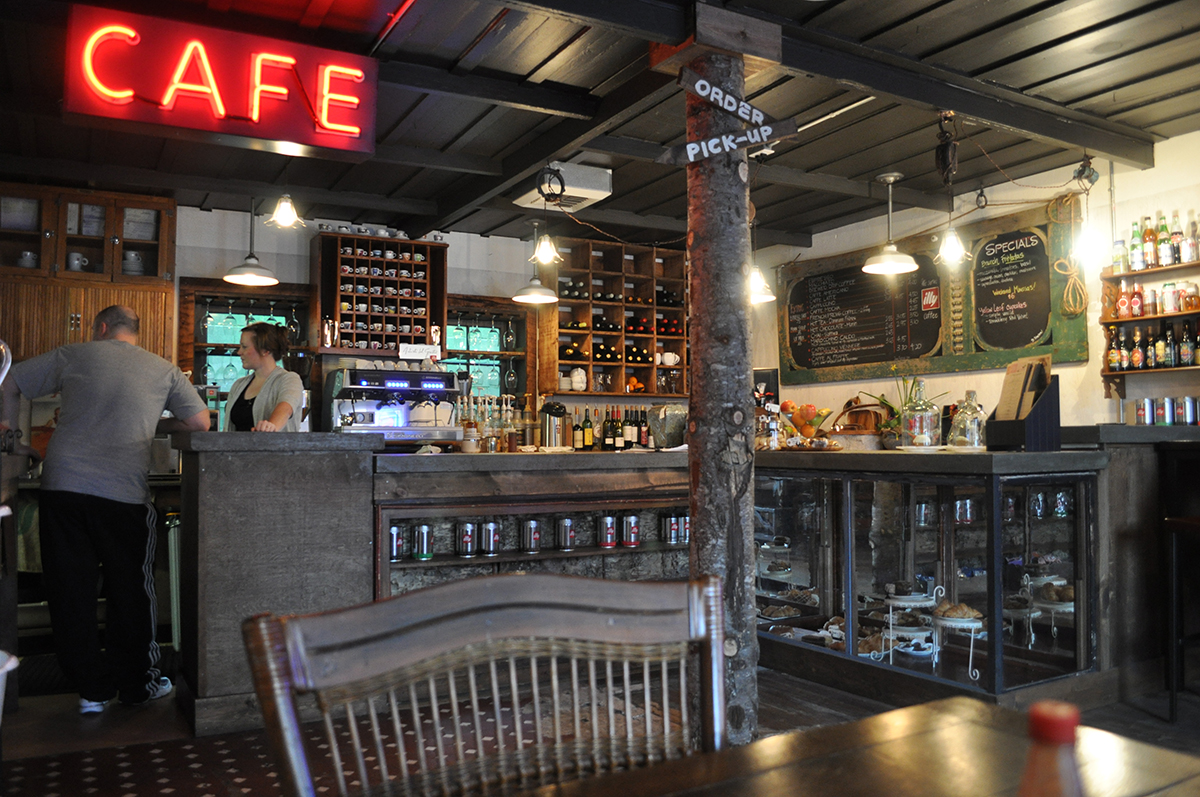 5 Cafe Dengan WiFi Kencang Di Dunia yang Cocok Jadi Tempat Nongkrong