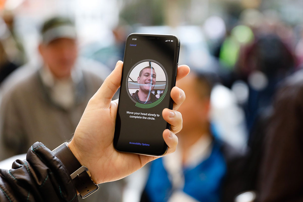 Apple Invest 390 Juta Dolar untuk Benahi Face ID