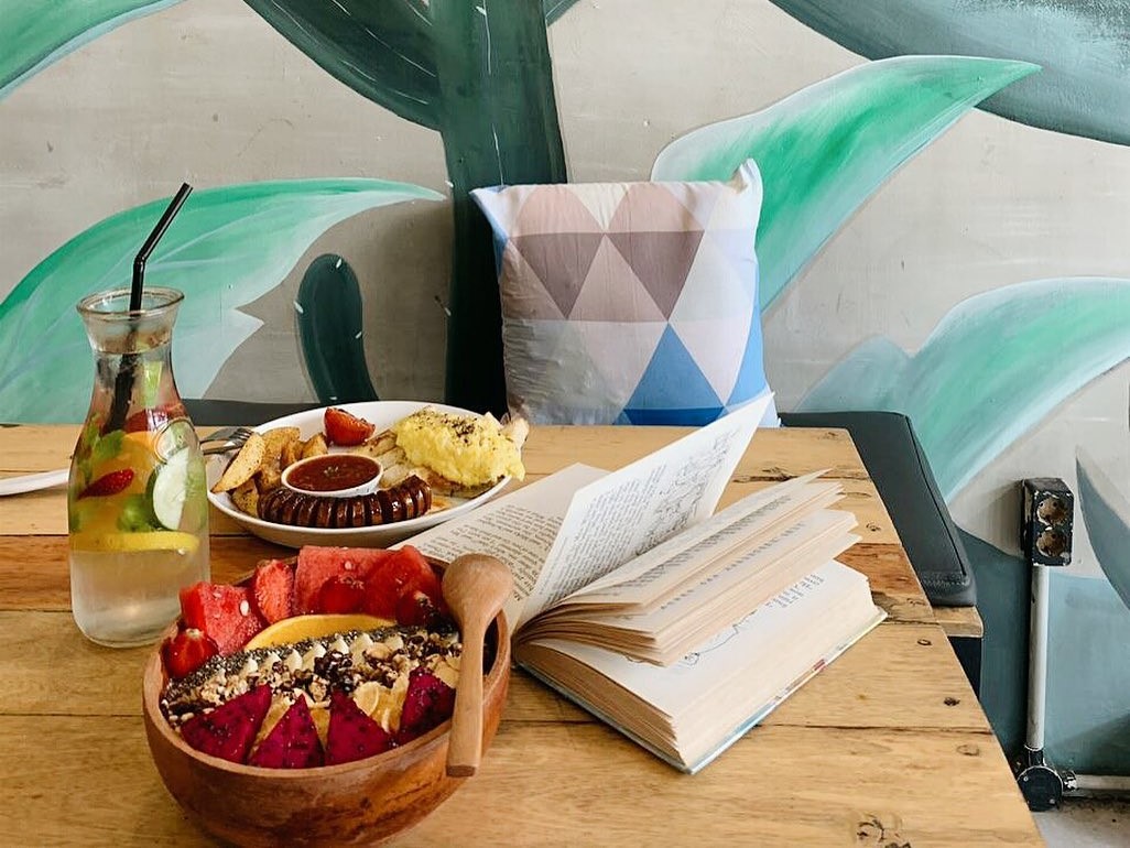 Milk Bar: Tawarkan Olahan Susu Segar dan Buah Organik untuk Kafe Tropikal