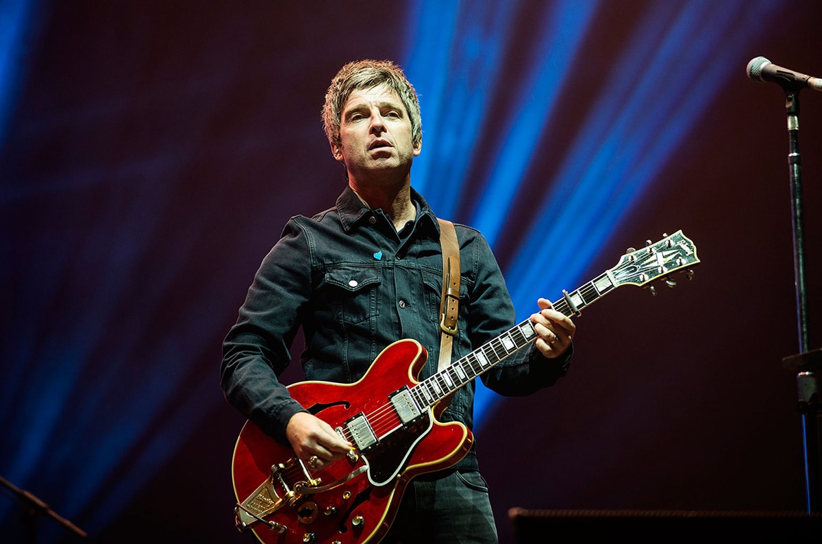 Noel Gallaghers Rilis Video Klip &quot;It&#039;s a Beautiful World&quot;