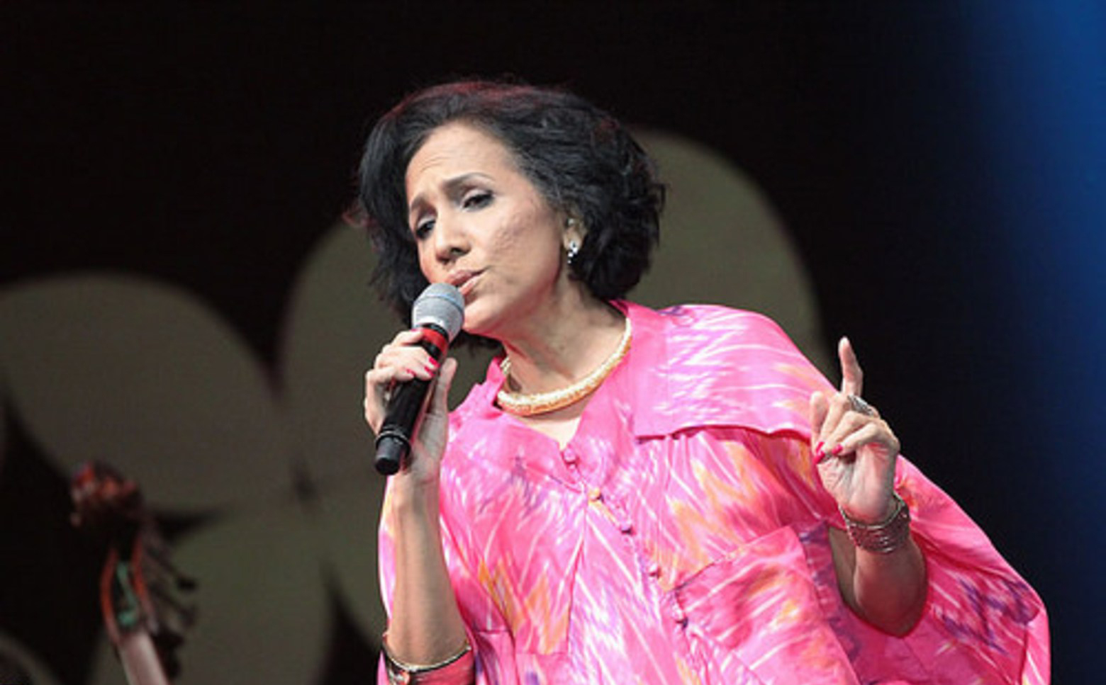 Rien Djamain, Suara Emas di Usia Senja