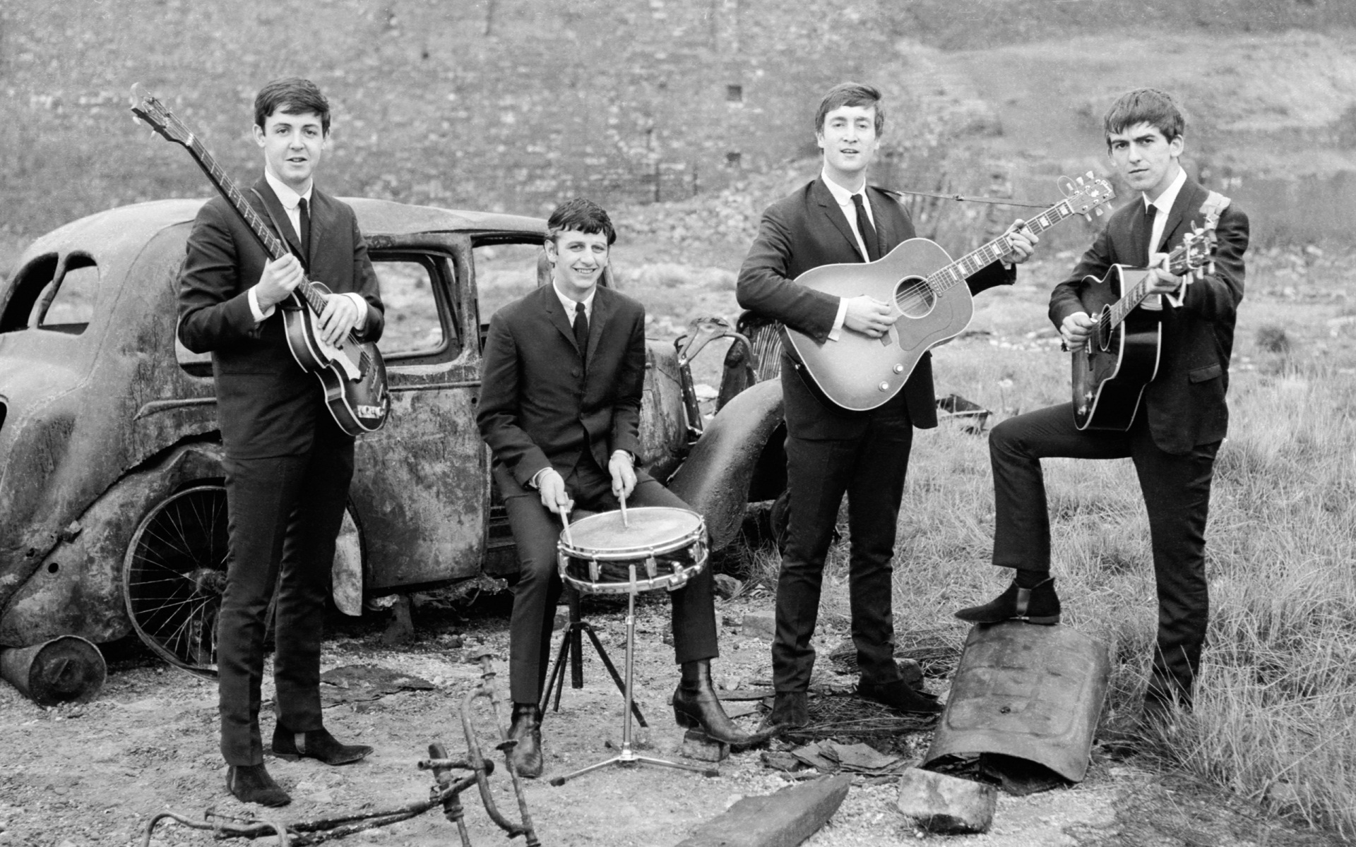 G-Pluck Yang Otentik Tiru The Beatles