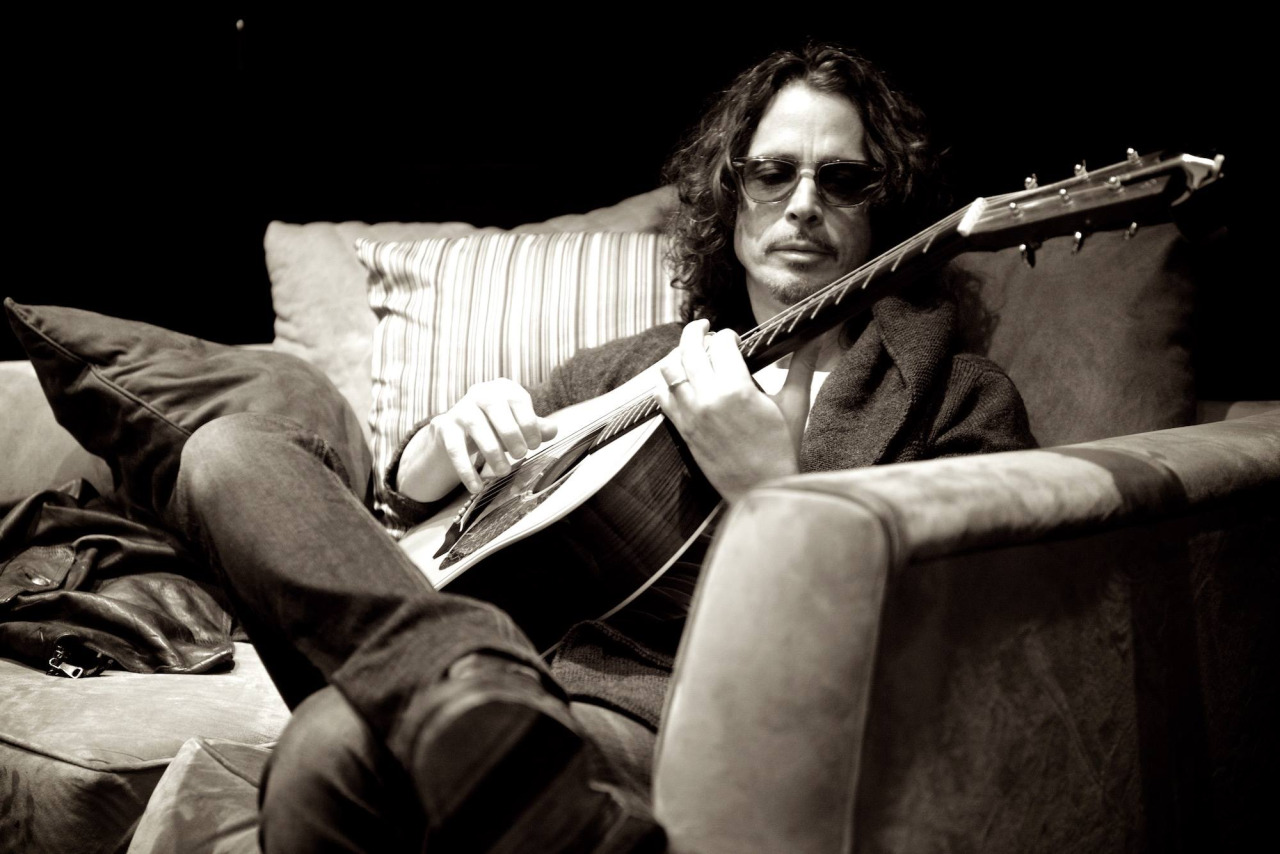 Lagu Kematian di Panggung Terakhir Chris Cornell