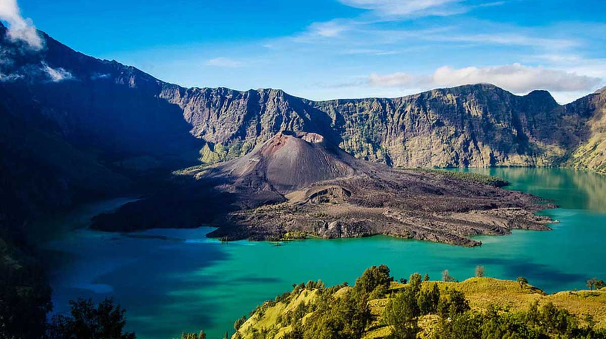 Keindahan Gunung Rinjani yang Bangkit Setelah Erupsi