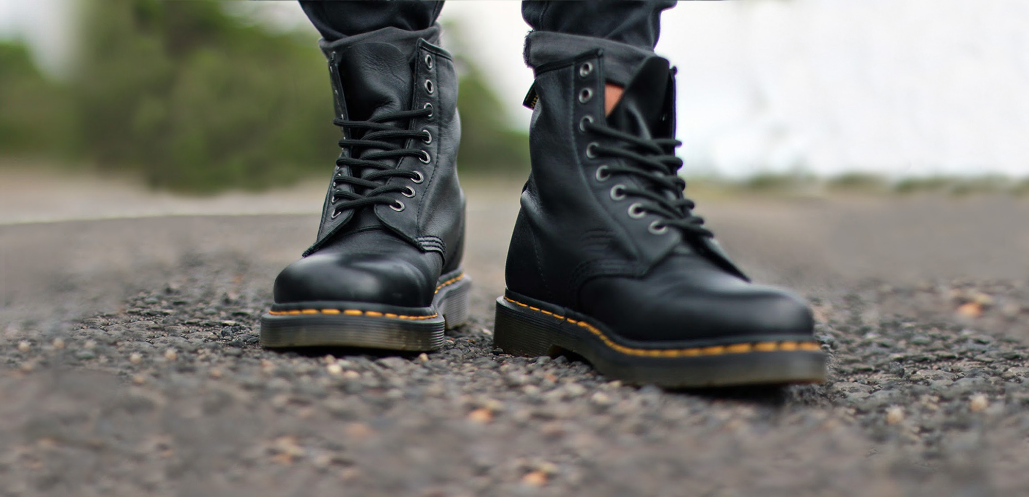 Kenapa Lo Bisa Keren Pakai Sepatu Docmart