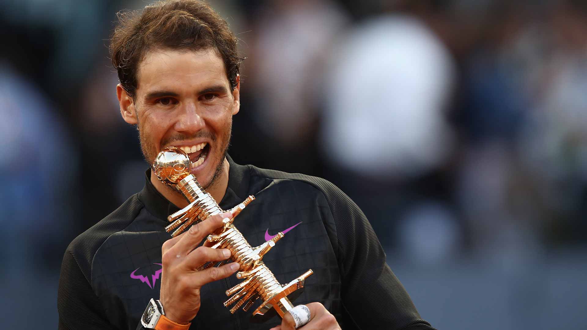 &quot;King of Clay&quot; Rafael Nadal Sabet Mahkota Madrid Kelima