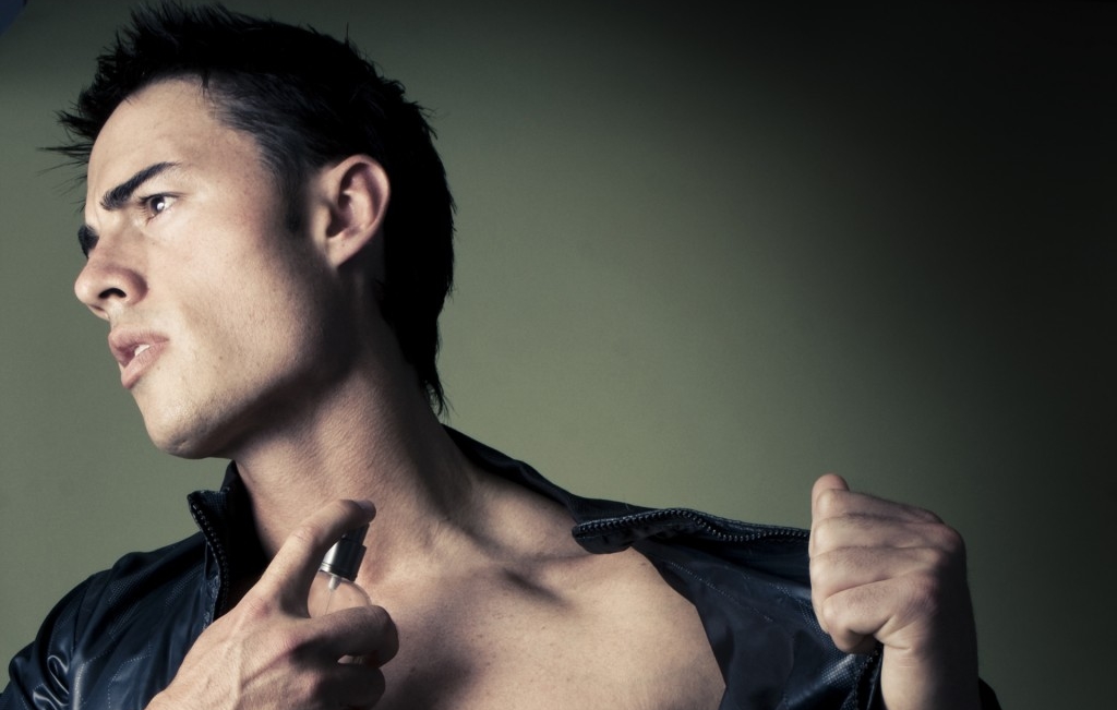 The Best Way to Apply Your Parfumes