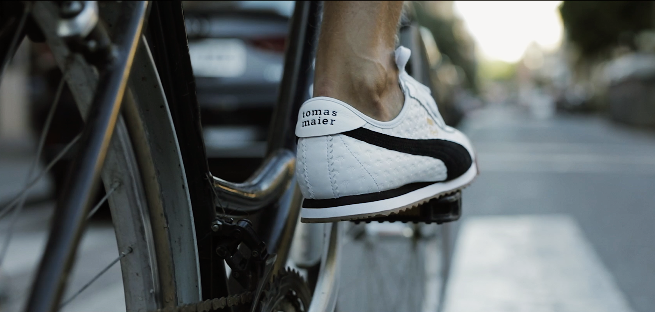 Kolaborasi Murah Antara Puma dan Tomas Maier Keluarkan Sneakers Murah!