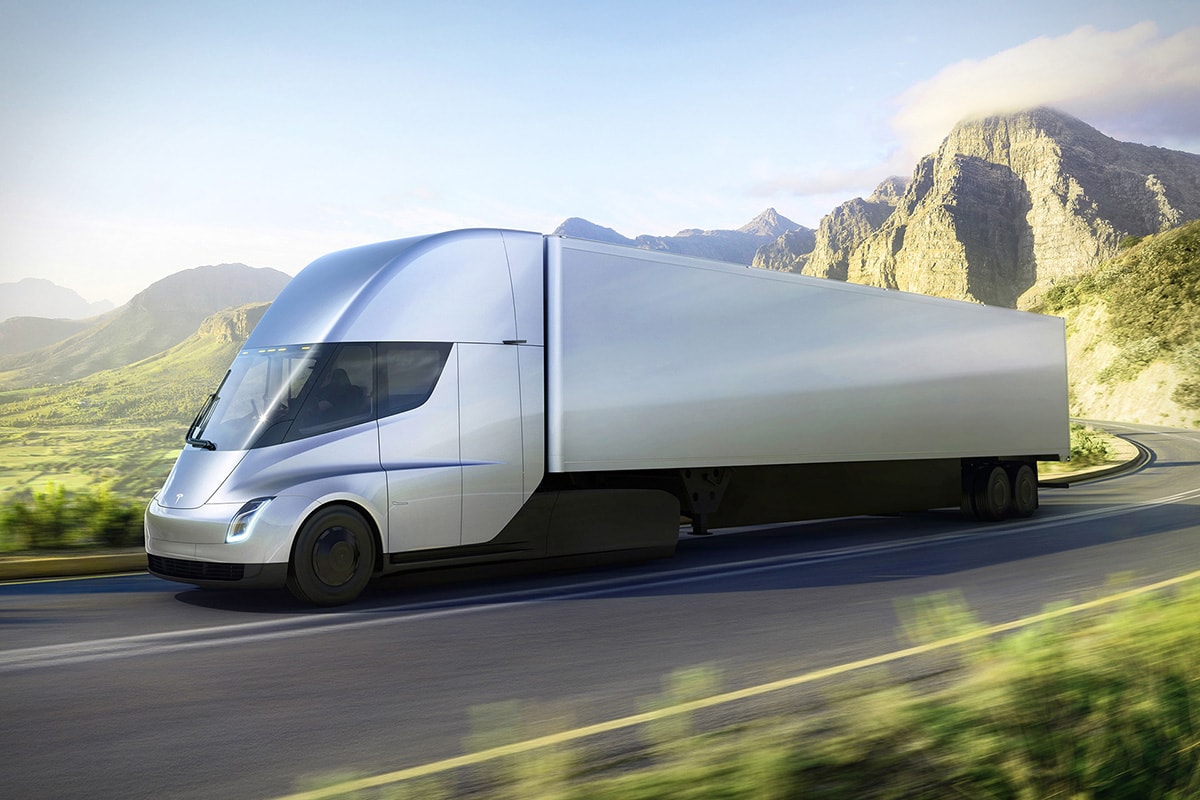 Tesla Persiapkan Truck Listrik Pertama di Dunia