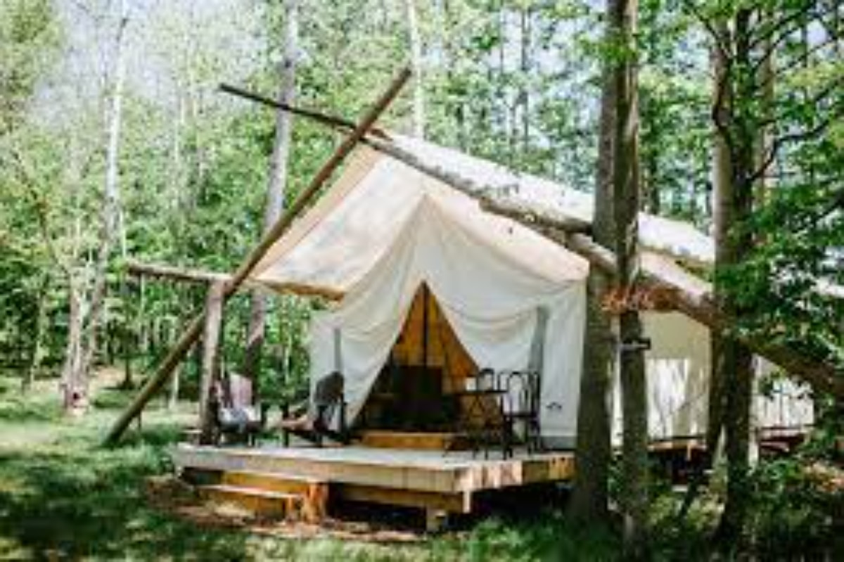 5 Tempat Glamping ala Bohemian Style di Bandung: Tertarik buat Berkunjung?