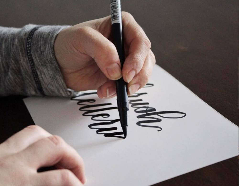 Bikin Design Anti Mainstream dengan Hand Lettering