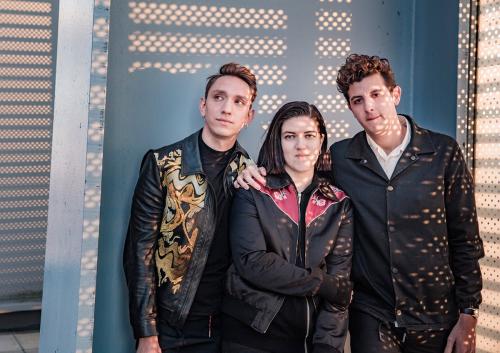 The XX Akan Manggung di Indonesia, Siapa Mereka?