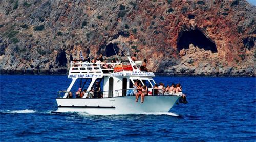 Buat Boat Trip Lebih Menyenangkan