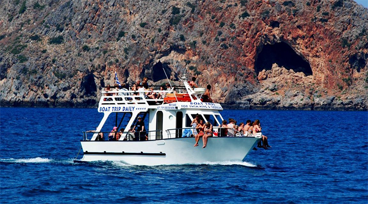 Buat Boat Trip Lebih Menyenangkan