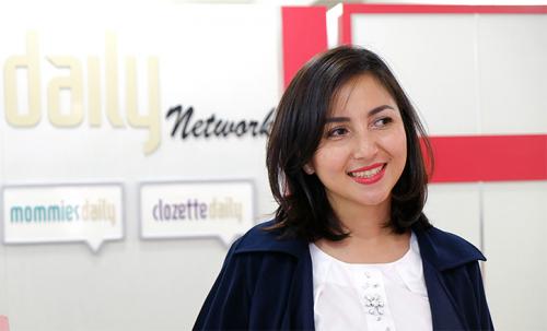 Hanifa Ambadar, Wanita di Balik Female Daily