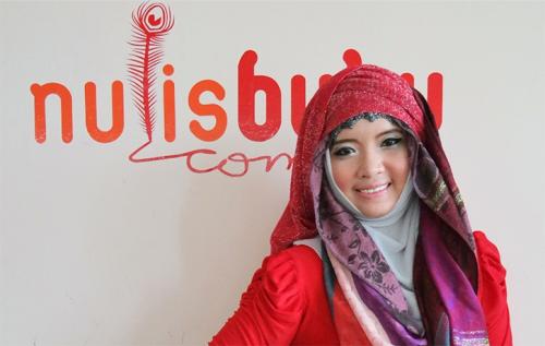 Nulis Buku dan Self-Publishing  ala Ollie 