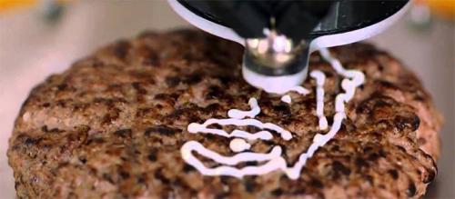 Mayoselfie di atas Burger