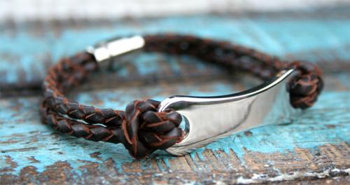 Jangan pakai benda-benda ini di Pergelangan Tangan