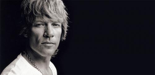 Bon Jovi Hentakkan Gelora Bung Karno