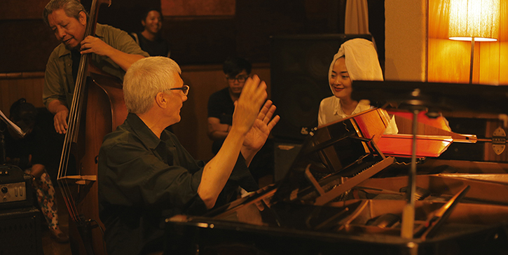 Rene Van Helsdingen : Bring the Music to the People