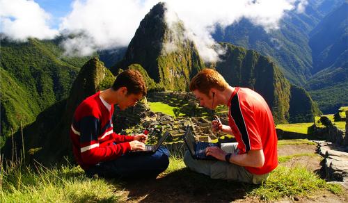 5 Travel Blogger Kece Asal Indonesia