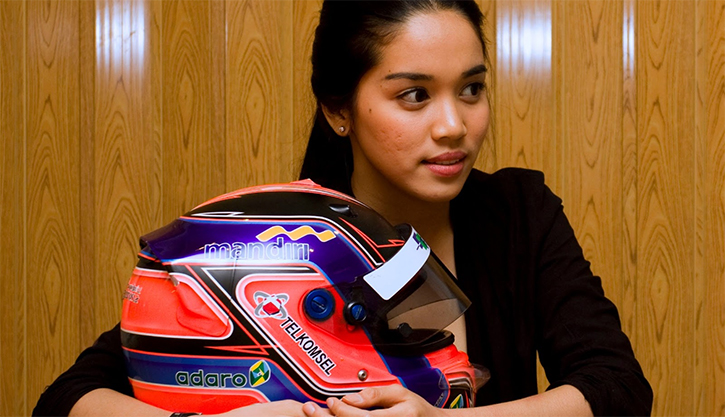 Alexandra Asmasoebrata, Si Cantik dari Dunia Balap