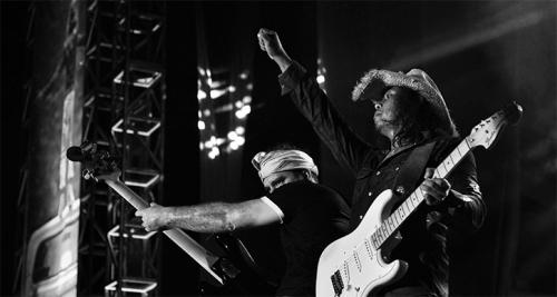 Bassist Baru Gugun Blues Shelter