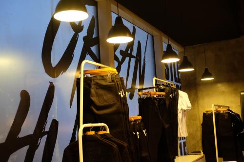 Urban Hustler: Makna Creative Collaboration with Sixteen Denim Scale