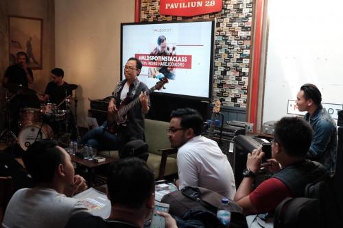 How To Improve in Simply Way ala Indro Hardjodikoro