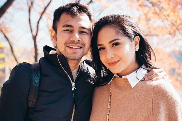 Raffi Ahmad dan Nagita Slavina ikut dalam bagian penggalangan donasi untuk tenaga medis