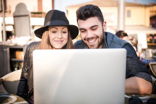 3 Alasan Kenapa Lo Harus Traveling Bareng Sahabat 