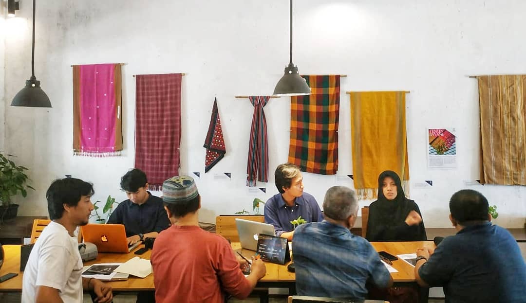 Kegiatan workshop tentang tenun Indonesia