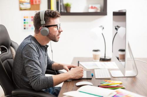 Ternyata Mendengarkan Musik Tanpa Lirik Bikin Kerja Lebih Fokus