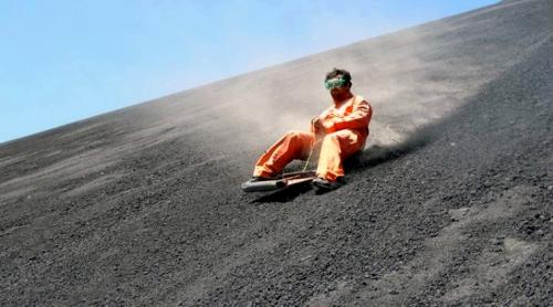 Uji Adrenalin di Gunung Berapi