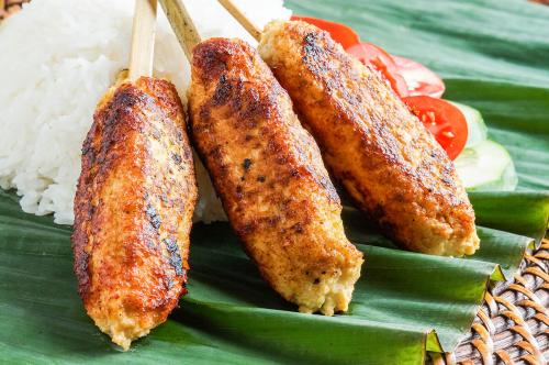 9 Makanan Khas Bali yang Enak Beserta Tempat Makan Enak di Bali 