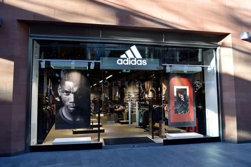 Adidas Catat Rekor Baru dengan Peningkatan Penjualan Hingga 20%