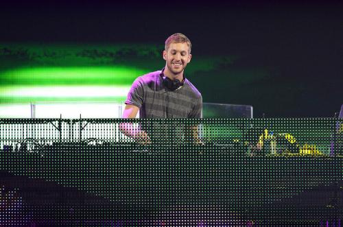 Bagaimana Calvin Harris Menjadi DJ Terkaya di Dunia Selama 6 Tahun Berturut-turut?