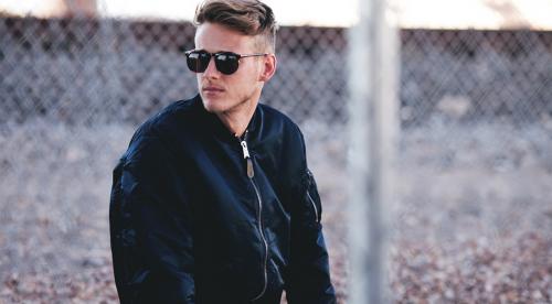 Booming-nya Popularitas Bomber Jacket