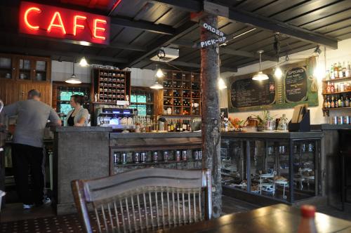 5 Cafe Dengan WiFi Kencang Di Dunia yang Cocok Jadi Tempat Nongkrong
