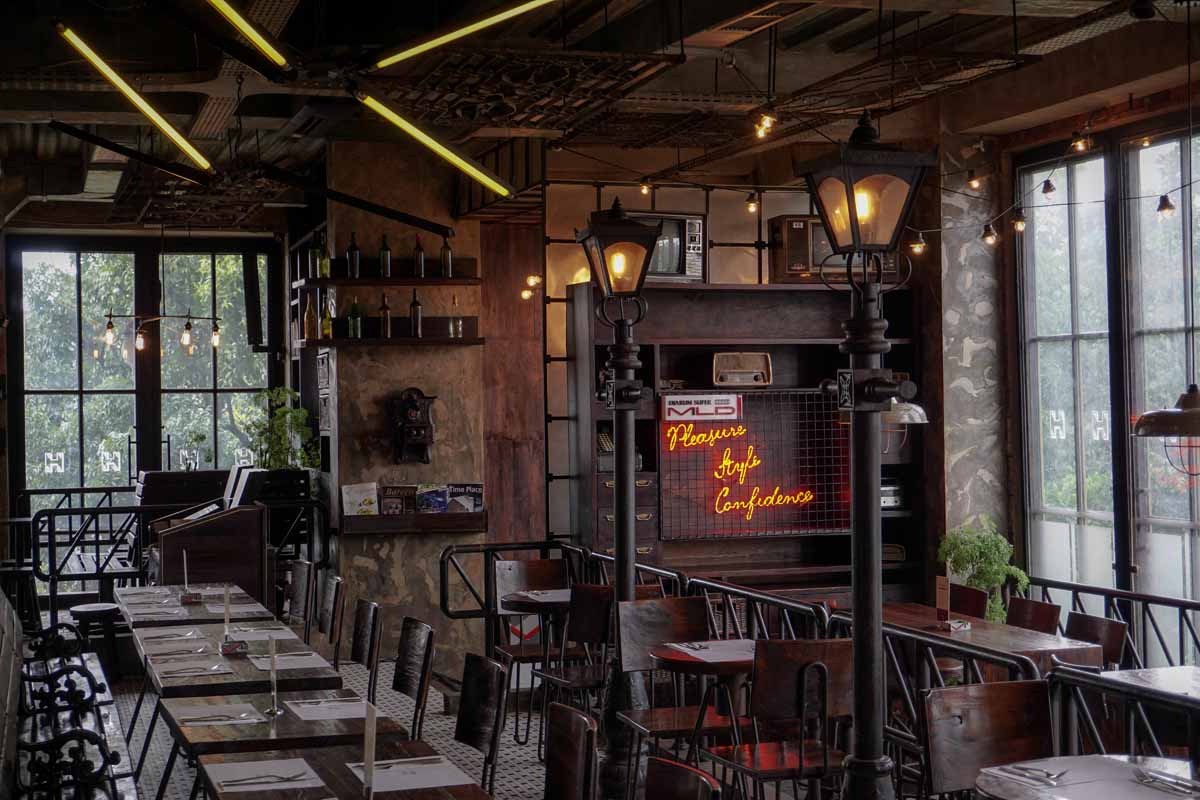 The Authentic Bar, H Gourmet &amp; Vibes!