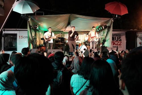 Nonton Stage Bus Jazz Tour 2017 Berhadiah iPhone 7!