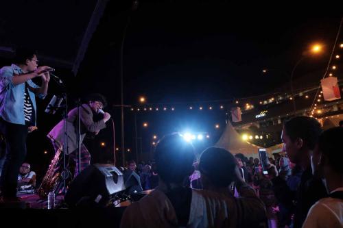 Pengalaman Perdana Kunto Aji Manggung Di Lombok