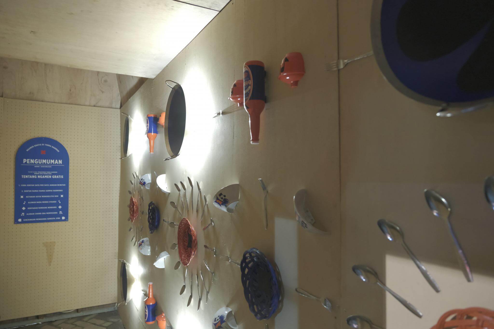 Suasana di ruang Ngamenin Gratis, Art & Sound Experience 2020